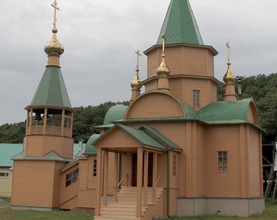 п. Горные ключи. Храм Святой Живоначальной Троицы
