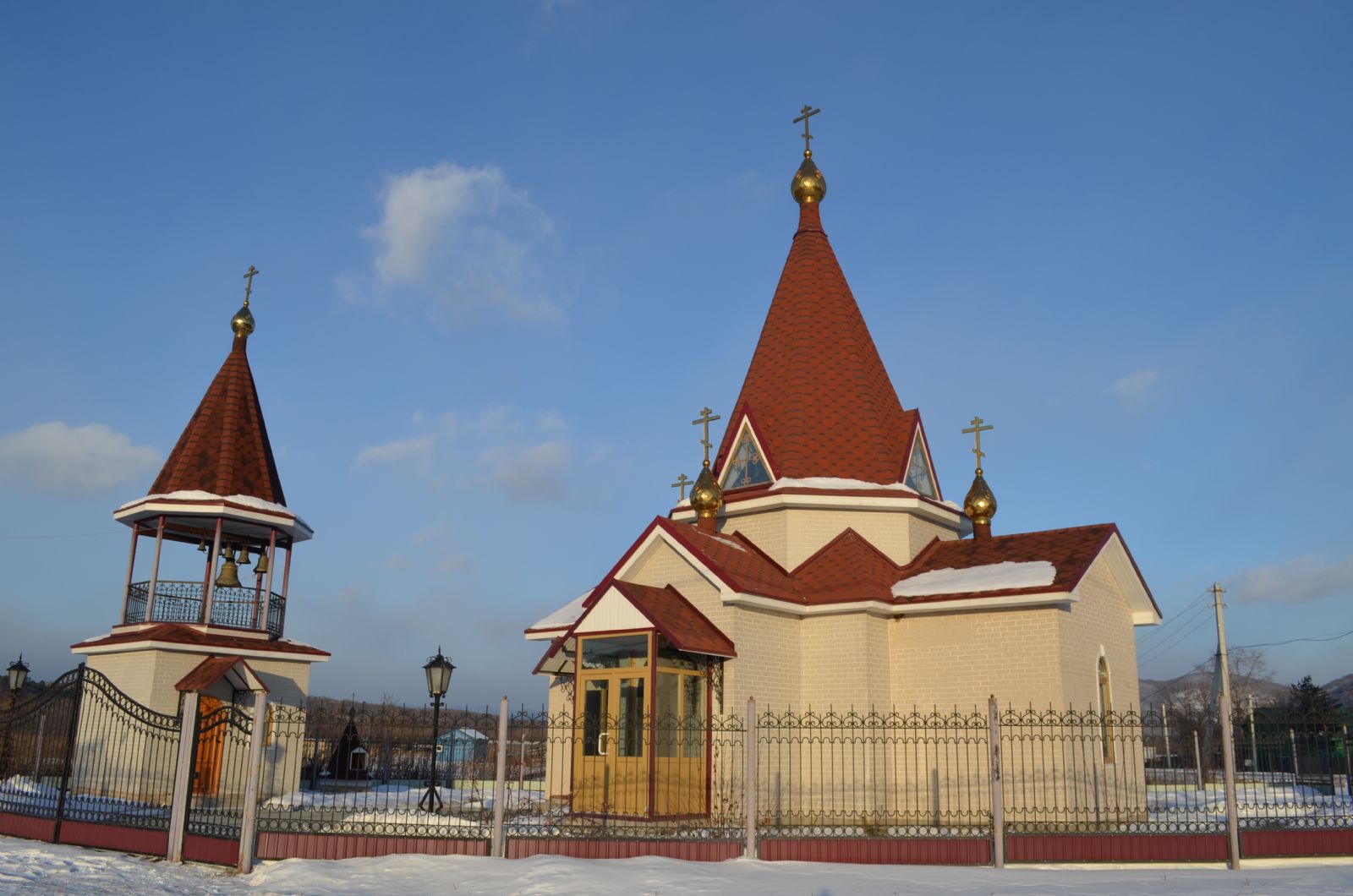Бровничи. Храм в честь Воскресения Христова