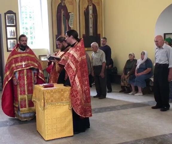 Молебен об исцелении страждущих недугом наркомании и винопития отслужили в Дальнереченске
