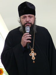 Владивосток. Протоиерей Игорь Талько на вручении аттестатов воспитанникам Православной гимназии 