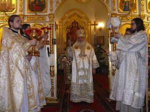 Фото. Владивосток. Праздничная Божественная литургия в Покровском кафедральном соборе
