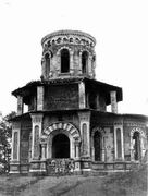Храм в честь Иверской иконы Божьей матери превращен в кинотеатр, купол с крестом с него снят. 