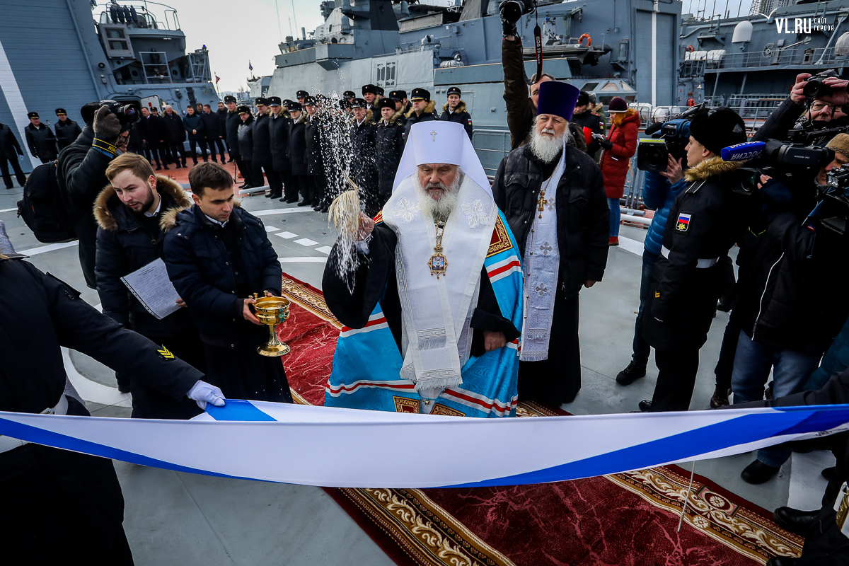 Во Владивостоке Андреевский флаг поднят на сверхсовременном корвете «Громкий»