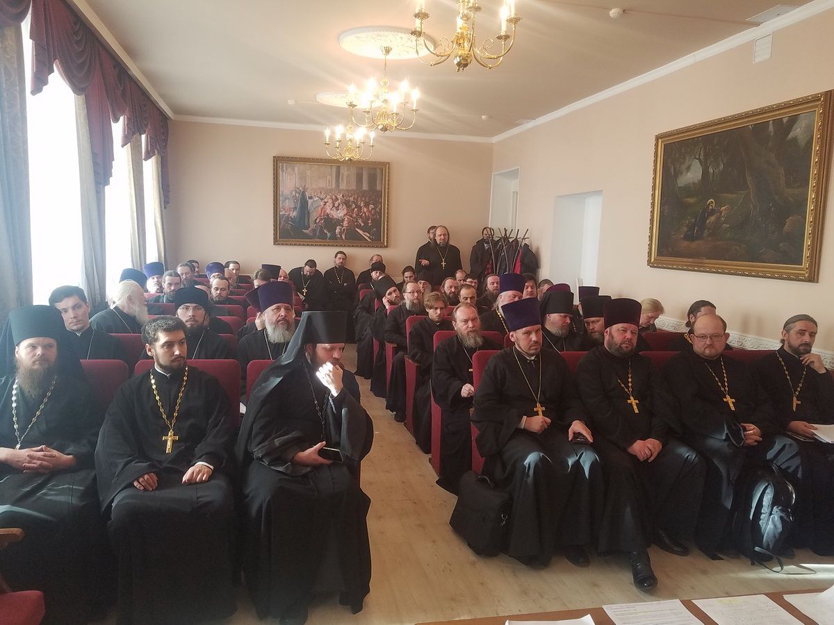 Епархиальный «Круглый стол» обсудил предложения Межсоборного присутствия