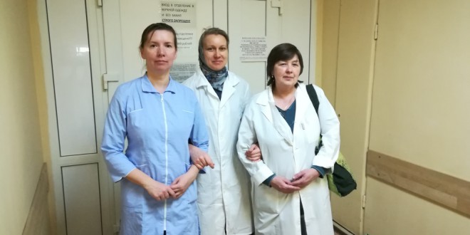 Добровольцы помогают тяжелобольным