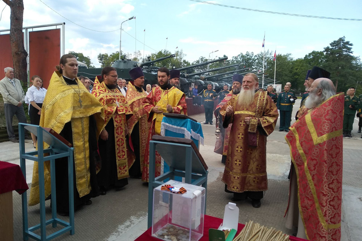 Министерство Обороны Российской Федерации: В канун Дня танкиста на базе хранения бронетанковой техники ВВО в Приморье состоялось торжественное открытие храма (+ Фото + Видео)