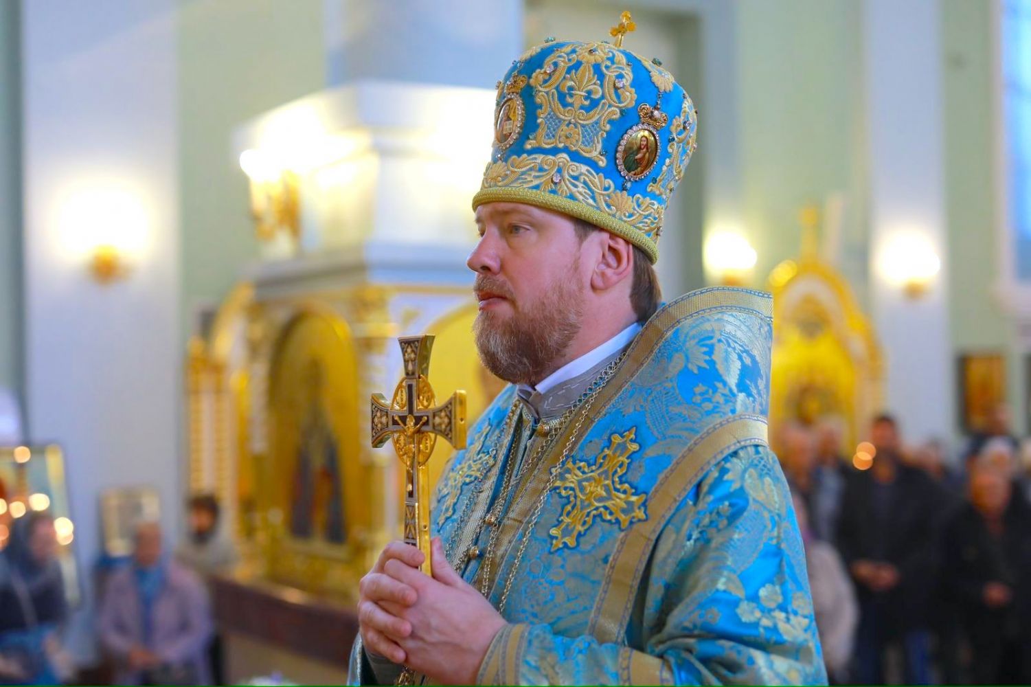 В день престольного праздника глава Приморской митрополии совершил Божественную литургию в храме Покрова Пресвятой Богородицы