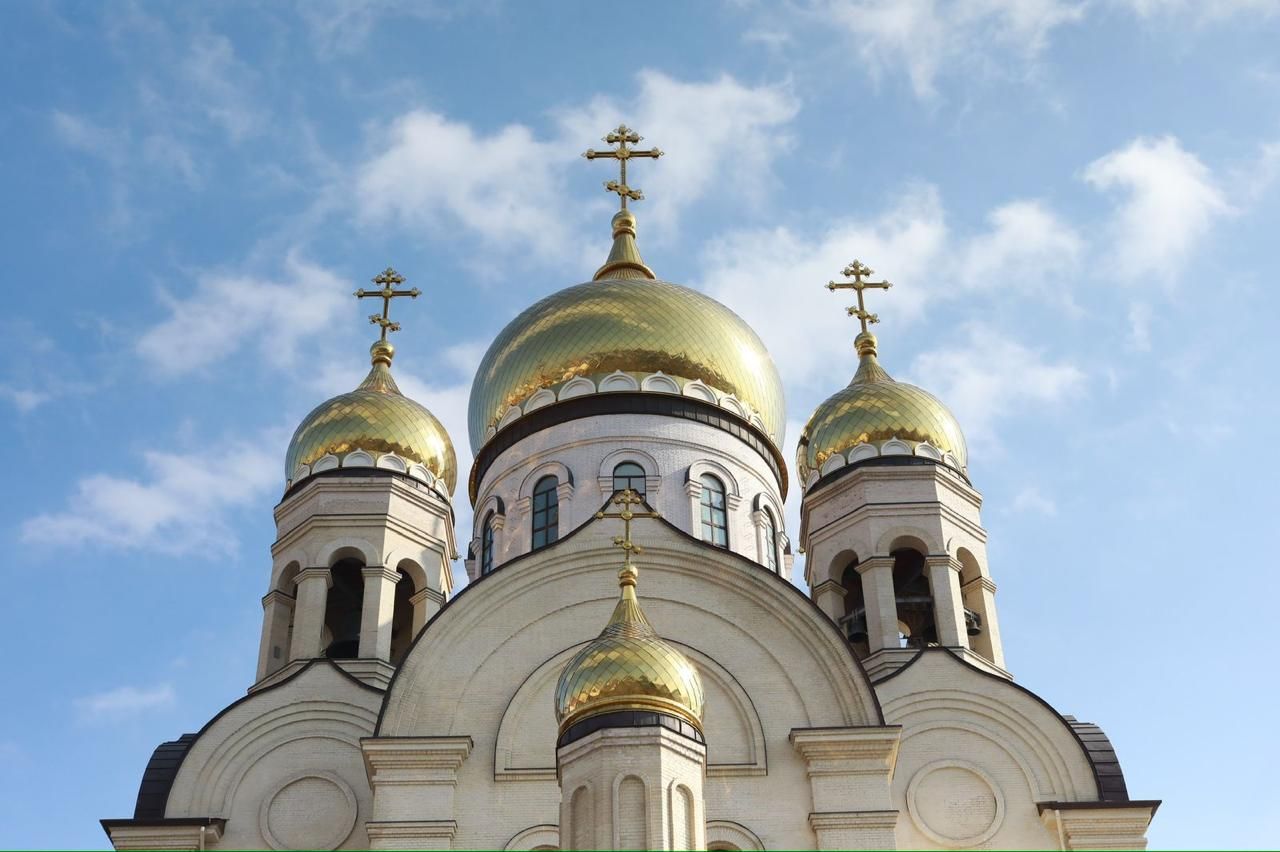 Предстоятель Русской Православной Церкви наградил меценатов строительства главного храма Приморья