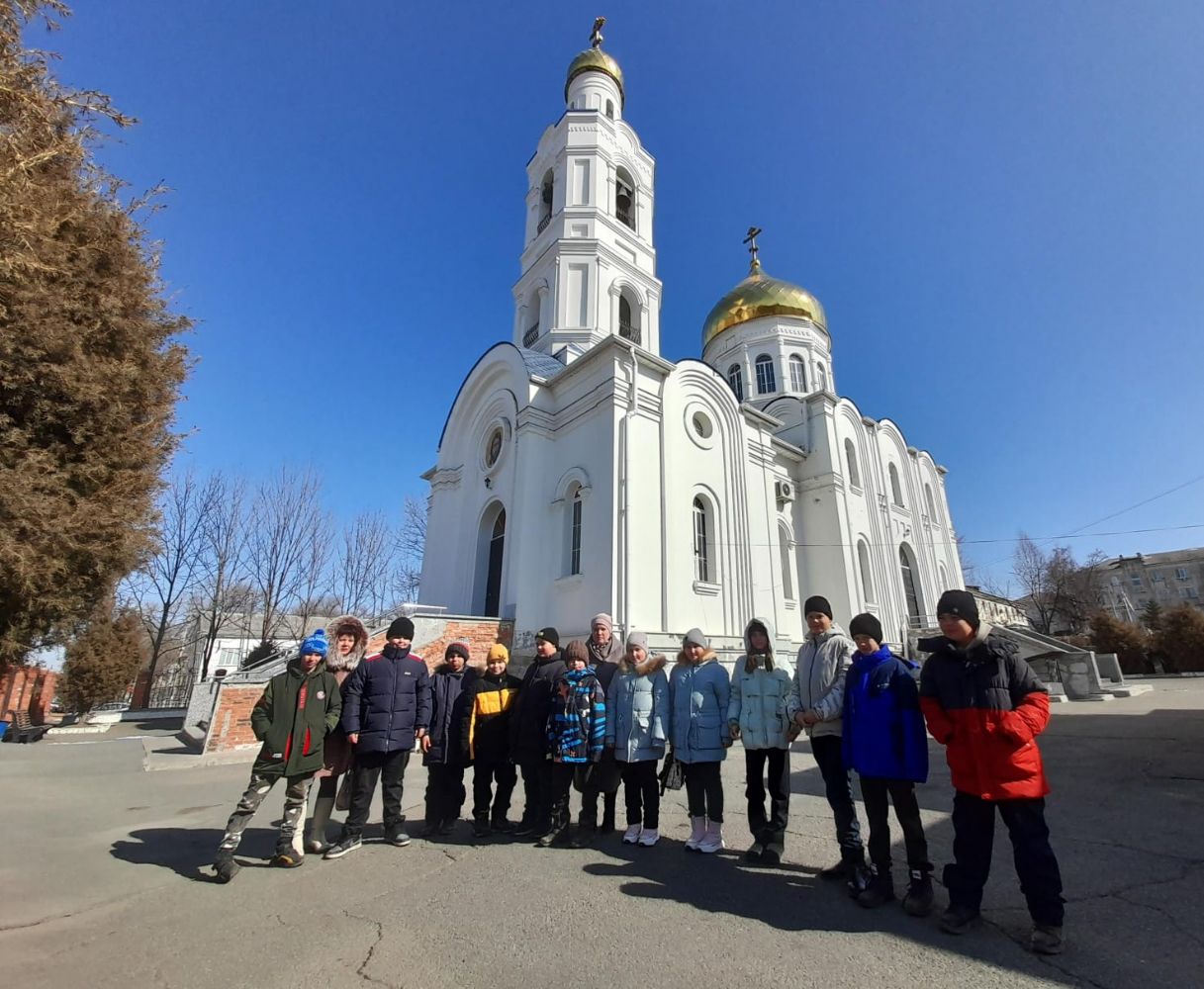 Экскурсия в рамках образовательного проекта "Урок в храме" прошла в Богоявленском храме Артема