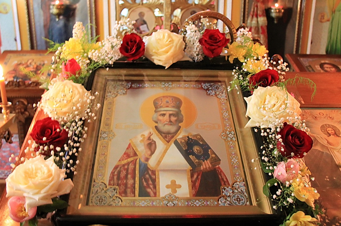 В день памяти перенесения мощей святителя Николая, архиепископа Мир Ликийских в град Бар, епископ Находкинский и Преображенский Николай совершил Божественную литургию в храме в честь святителя Николая Чудотворца п. Николаевка.