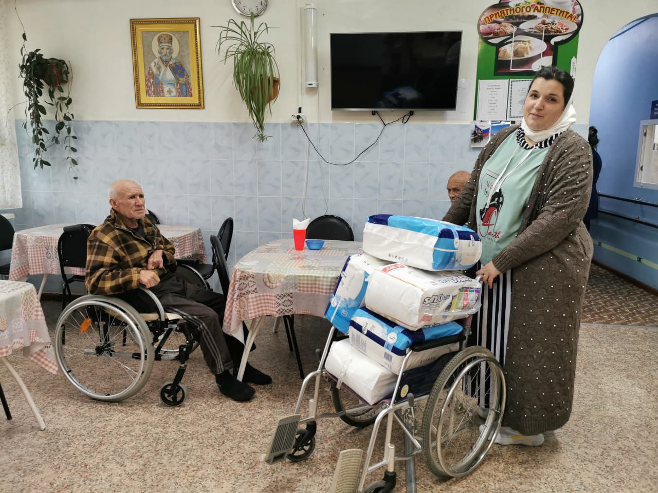 Служащие отдела по социальному служению храма Успения Божией Матери с. Новосысоевка посетили Новосысоевский дом инвалидов (+ Фото)