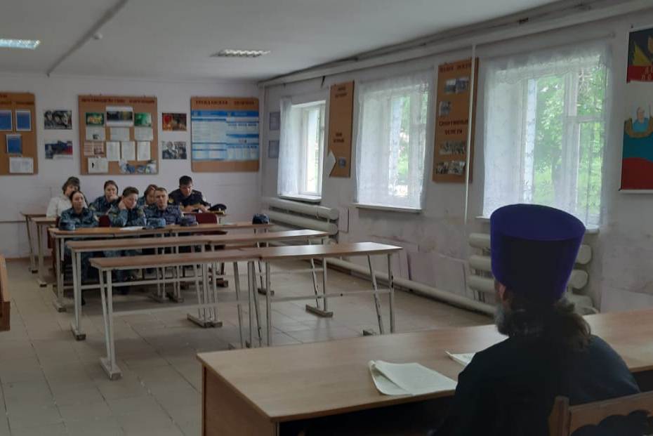 Священник посетил колонию-поселение №26 в пгт. Приморский