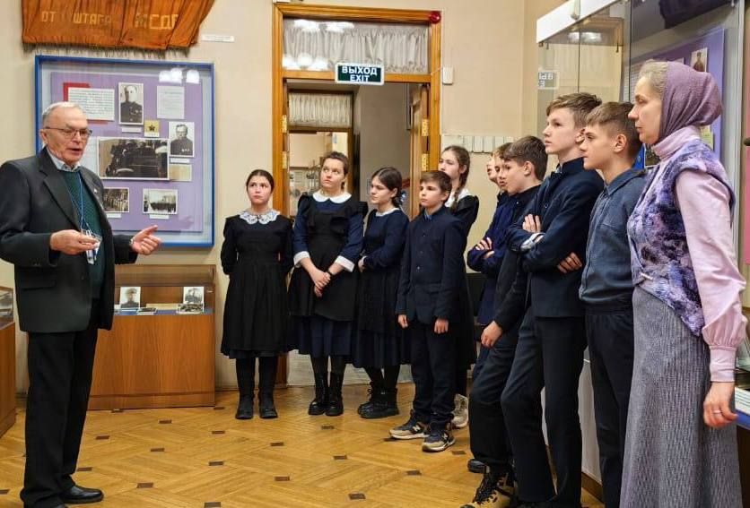 Ученики Православной гимназии посетили музей Тихоокеанского флота