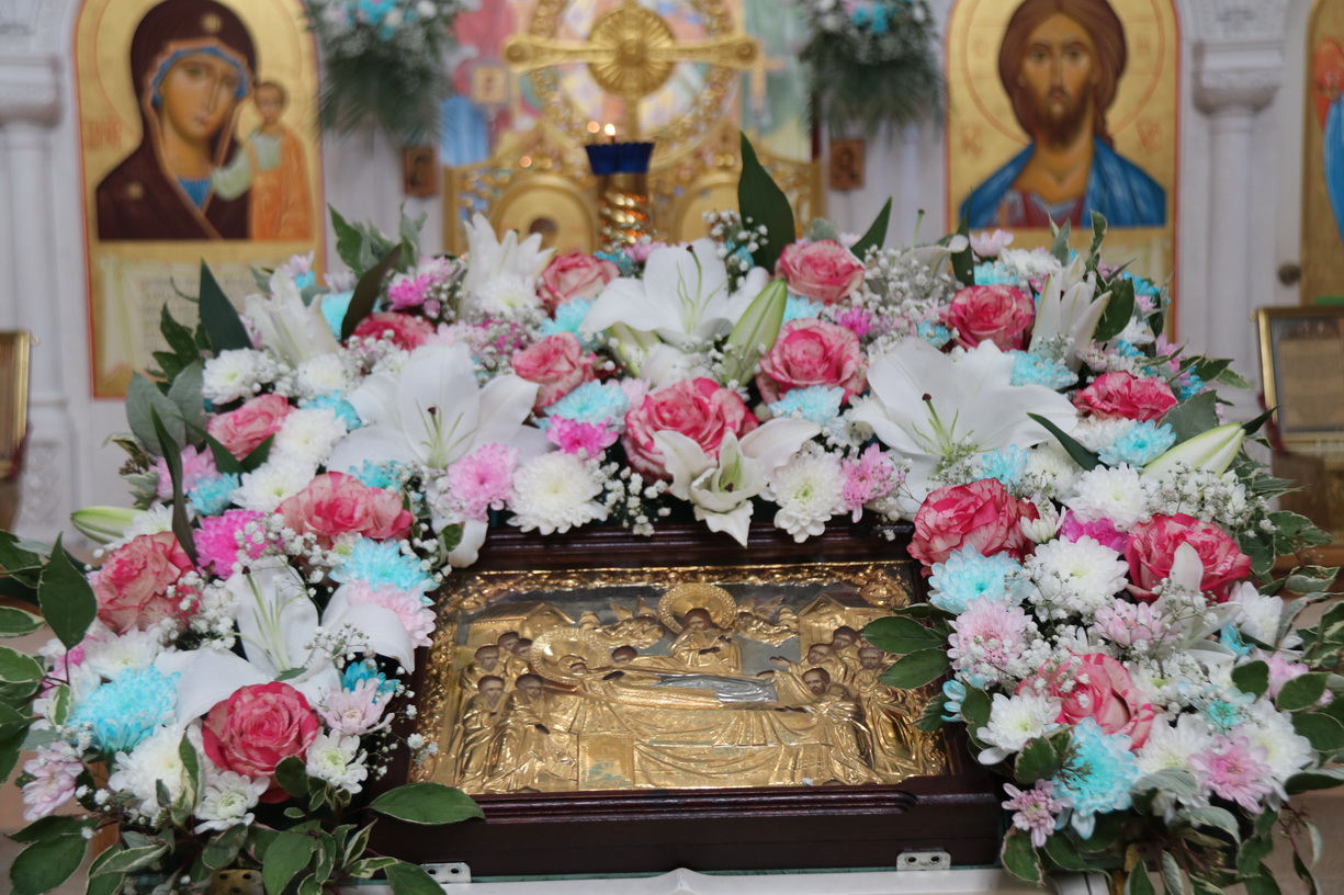 В праздник Успения Пресвятой Богородицы епископ Находкинский и Преображенский Николай возглавил Божественную литургию в Казанском Кафедральном соборе г. Находки.