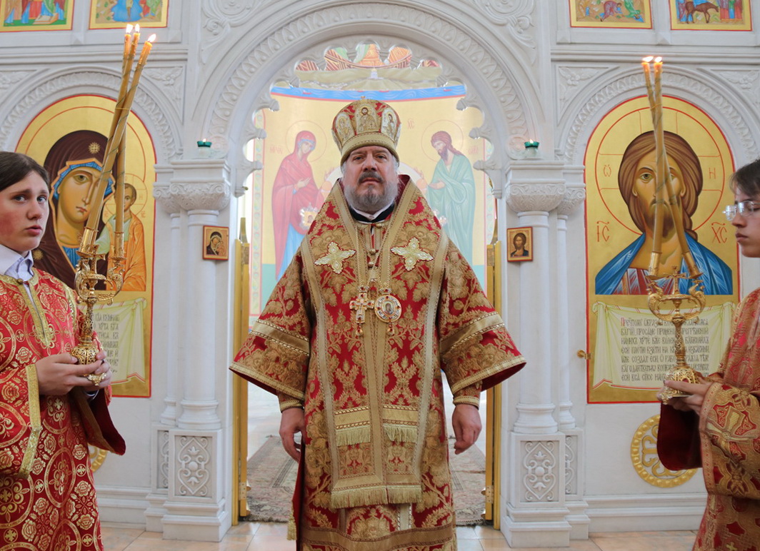В неделю 6-ю по Пасхе, о слепом, епископ Находкинский и Преображенский Николай совершил Божественную литургию в Казанском Кафедральном соборе г. Находки.