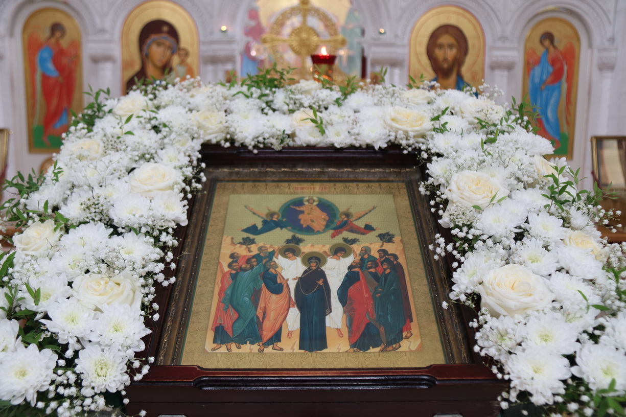 В праздник Вознесения Господня епископ Находкинский и Преображенский Николай совершил Божественную литургию в Казанском Кафедральном соборе.