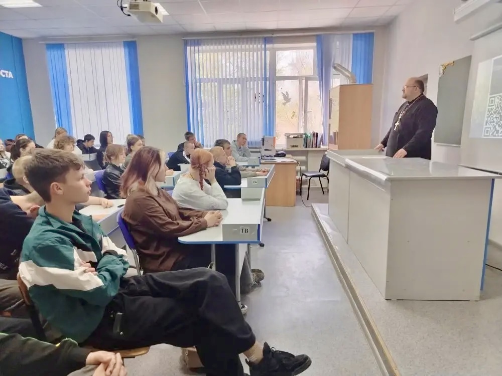 Иерей Роман Капитанюк проводит просветительские мероприятия в Партизанском городском округе в рамках проекта «Помним историю, сохраняем традиции».