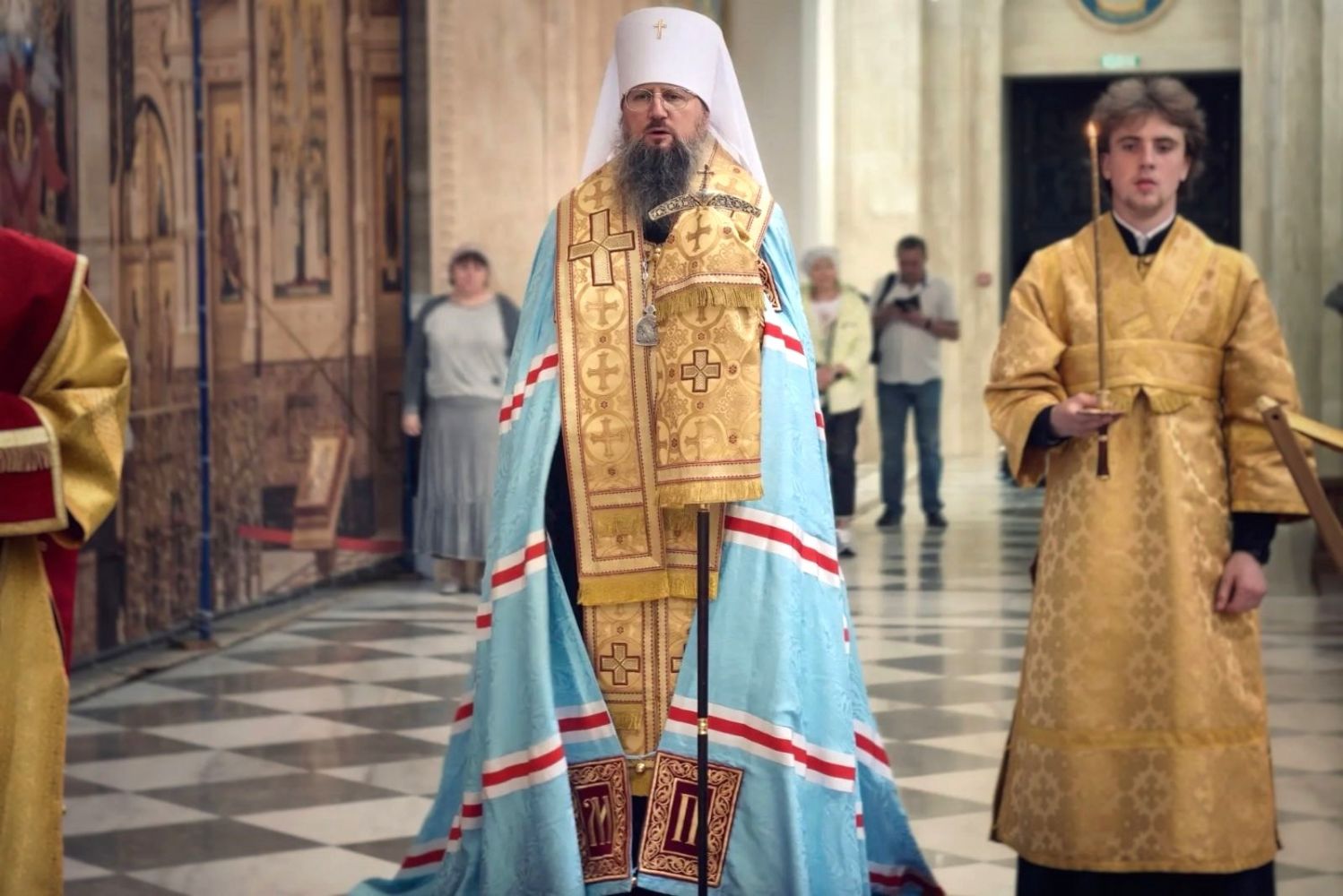 Правящий архиерей совершил молебен с чтением акафиста свт. Иннокентию Московскому в главном храме Приморья
