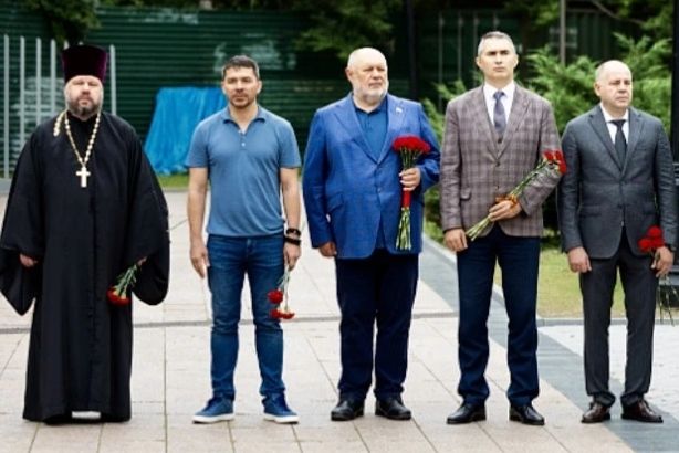 Иерей Димитрий Брызгалов принял участие в митинге, приуроченном ко Дню ветеранов боевых действий