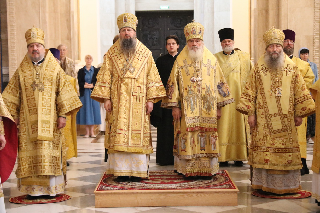 В главном храме Приморья состоялось торжественное соборное богослужение.