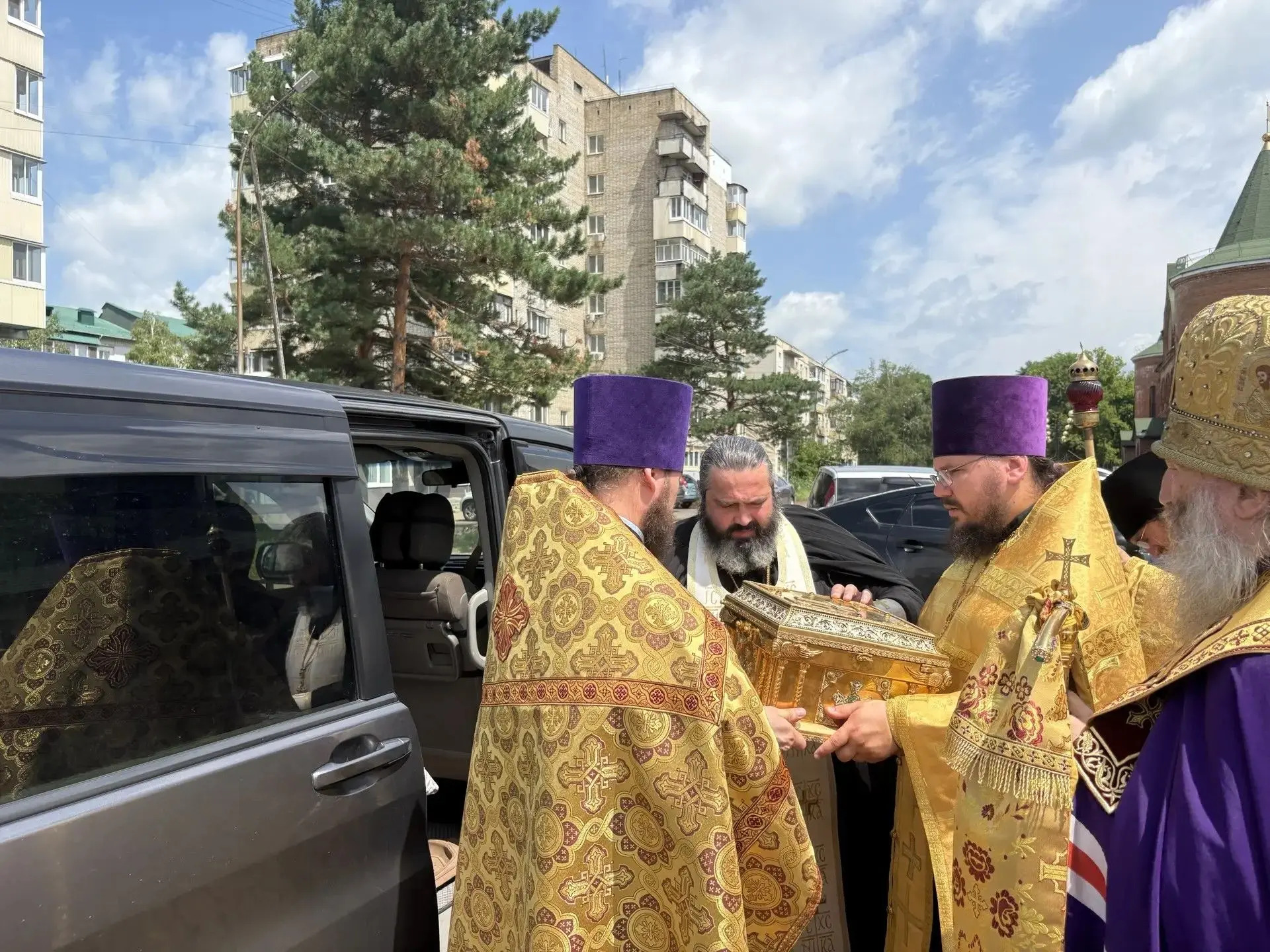 В Находкинскую епархию доставили ковчег в честной главой свт. Иннокентия митрополита Московского