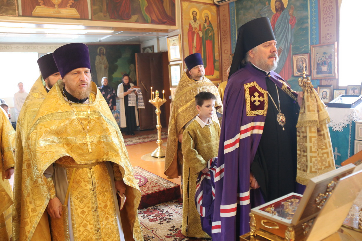 В праздник Рождества Иоанна Предтечи епископ Находкинский и Преображенский Николай совершил Божественную Литургию в храме Рождества Христова г. Находки.