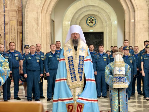 Огнеборцы Приморья приняли участие в молебне перед иконой Пресвятой Богородицы «Неопалимая купина»